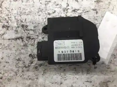 Pezzo di ricambio per auto di seconda mano MOTORE APERTURA BOCCOLE ARIA CONDIZIONATA per RENAULT MEGANE II BERLINA 5P  Riferimenti OEM IAM M030990Q  
