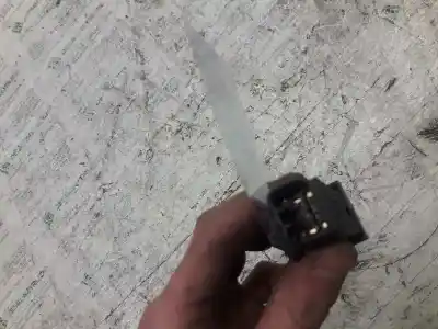 Second-hand car spare part switch for kia carnival ii 2.9 cdri ex oem iam references   