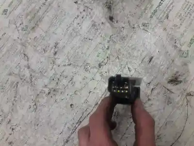 Second-hand car spare part switch for kia carnival ii 2.9 cdri ex oem iam references   