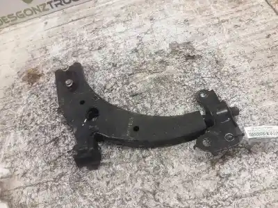 Pezzo di ricambio per auto di seconda mano braccio di sospensione anteriore sinistro inferiore per kia shuma ii 1.6 ls 4 berlina riferimenti oem iam 3e23