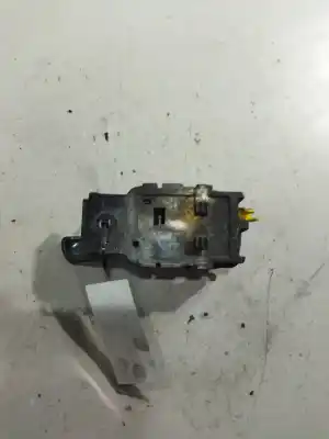 Second-hand car spare part interior left front handle for nissan atleon 130.21 oem iam references   