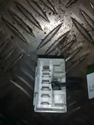 Pezzo di ricambio per auto di seconda mano interruttore alzacristalli anteriore destro per iveco stralis (as) fsa t / fp lt 4x2 gran espacio riferimenti oem iam   
