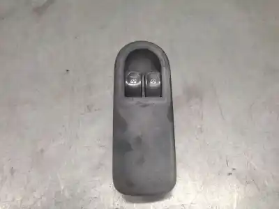 Автозапчасти б/у ВЫКЛЮЧАТЕЛЬ ЛЕВОГО ПЕРЕДНЕГО ОКНА за RENAULT CLIO III GRANDTOUR (KR0/1_)  ссылки OEM IAM 8200356519  