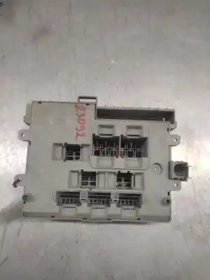 Peça sobressalente para automóvel em segunda mão caixa de fusíveis e relés por bmw serie 1 berlina (e81/e87) 120d referências oem iam 690662103  