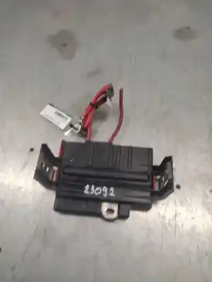 Pezzo di ricambio per auto di seconda mano scatola relè/fusibili per bmw serie 1 berlina (e81/e87) 120d riferimenti oem iam v4693665308  