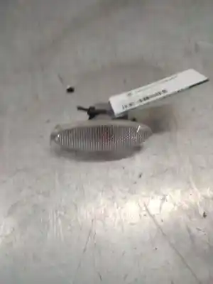 Peça sobressalente para automóvel em segunda mão farolim do lado esquerdo por toyota rav 4 (a3) luna referências oem iam 