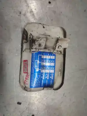 Pezzo di ricambio per auto di seconda mano tappo esterno del carburante per mercedes-benz vito (w639) basic, combi 115 cdi compacto (639.601) riferimenti oem iam   