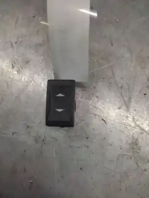 Second-hand car spare part RIGHT FRONT POWER WINDOW SWITCH for FORD MONDEO TURNIER (GE)  OEM IAM references   4 PINS