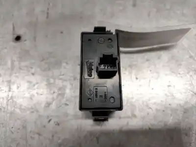 Second-hand car spare part hazard warning lights for dacia dokker essential oem iam references 252905668rb 6 pins 