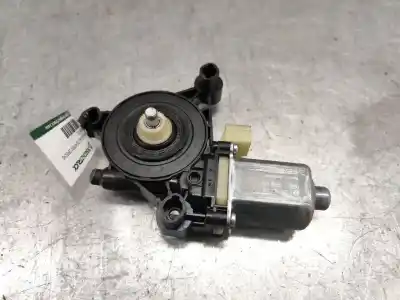 Peça sobressalente para automóvel em segunda mão MOTOR ELEVADOR VIDRO DIANTEIRO DIREITO por SEAT LEON (5F1)  Referências OEM IAM 5Q0959802B 0130822716 2 PINS