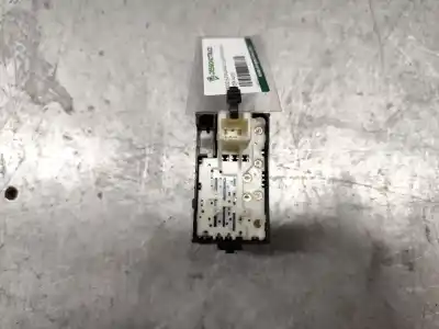 Second-hand car spare part right front power window switch for toyota auris active oem iam references 192801 5 pins 