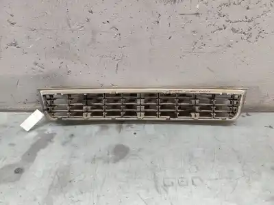 Автозапчастина б/у передня решіта для audi a4 b6 (8e2) 1.9 tdi посилання на oem iam 8e0807647  
