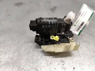 Second-hand car spare part left front door lock for dacia dokker essential oem iam references   2 pins