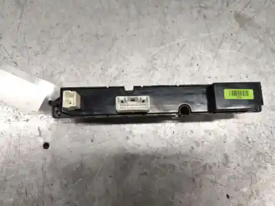 Second-hand car spare part hazard warning lights for kia cee´d 1.4 cat oem iam references 937001h000  