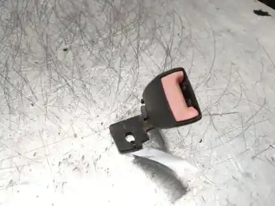 Автозапчасти б/у левый задний крюк ремня за OPEL CORSA D ´´111 Years´´ ссылки OEM IAM   