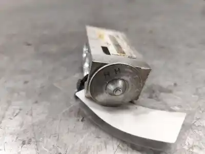 Peça sobressalente para automóvel em segunda mão válvula de expansão ar condicionado por nissan note (e11e) acenta referências oem iam 668621m  