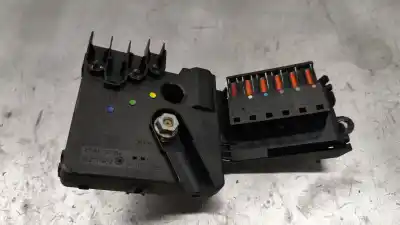 Second-hand car spare part fuse box unit for renault trafic combi (ab 4.01) * oem iam references 2119820402  