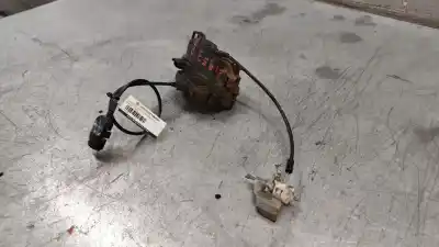 Second-hand car spare part front right door lock for renault clio iii dynamique oem iam references   