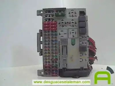 Recambio de automóvil de segunda mano de caja reles / fusibles para opel astra g sedán (t98) 1.7 td (f69) referencias oem iam 90560119