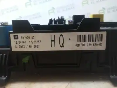 Автозапчасти б/у блок реле/предохранителей за opel astra h sedán (a04) 1.7 cdti (l69) ссылки oem iam 13220831  