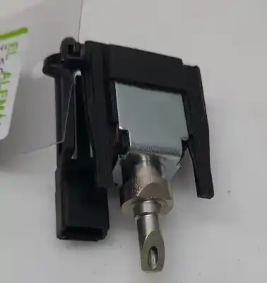Pièce détachée automobile d'occasion COMMUTATEUR D'ALLUMAGE pour VOLKSWAGEN GOLF VI (5K1)  Références OEM IAM 1K0953527C  
