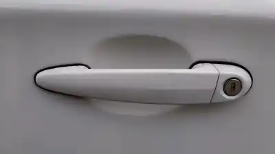 Recambio de automóvil de segunda mano de MANETA EXTERIOR DELANTERA IZQUIERDA para BMW SERIE 1 BERLINA (E81/E87) D/N47D20A referencias OEM IAM   