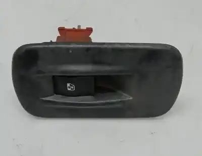 Tweedehands auto-onderdeel SCHAKELAAR RECHTS VOOR RUIT voor RENAULT TRAFIC II COMBI Renault trafic OEM IAM-referenties 8200011870  