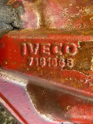 Автозапчастина б/у задня вісь для iveco daily furgón f1ae0481b посилання на oem iam 7183973  