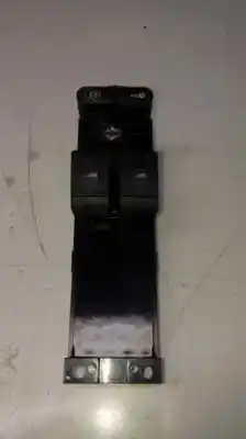 Recambio de automóvil de segunda mano de MANDO ELEVALUNAS DELANTERO IZQUIERDO para VOLKSWAGEN GOLF IV BERLINA (1J1) (10.1997) AKS referencias OEM IAM   