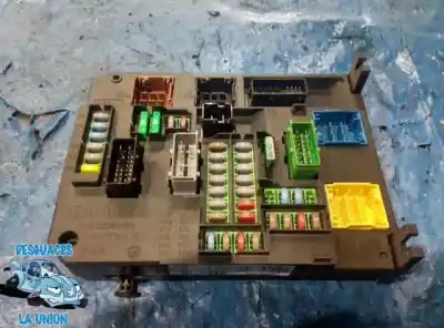 Peça sobressalente para automóvel em segunda mão caixa de fusíveis e relés por peugeot 308 allure referências oem iam 9806687880