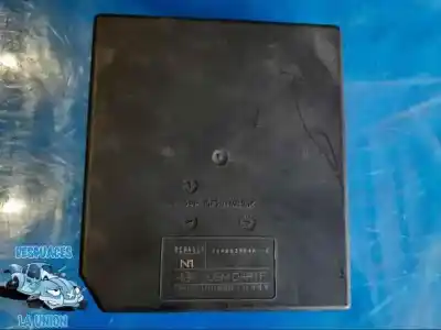 Peça sobressalente para automóvel em segunda mão caixa de fusíveis e relés por renault laguna iii dynamique tomtom referências oem iam 284b63984r