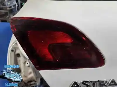 Автозапчасти б/у внутренний левый задний фонарь за opel astra j (p10) 1.7 cdti (68) ссылки oem iam 