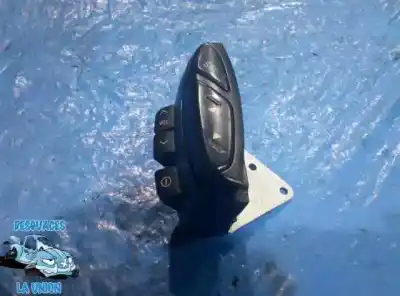 Peça sobressalente para automóvel em segunda mão comandos do volante por toyota corolla (e12) 2.0 d-4d sol berlina referências oem iam 8623013010