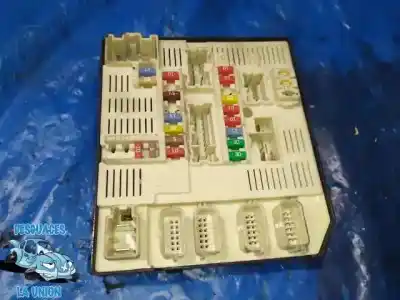 Peça sobressalente para automóvel em segunda mão caixa de fusíveis e relés por renault laguna iii gt 4control referências oem iam 284b60012 r