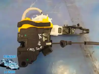 Second-hand car spare part left front door lock for kia cee´d business oem iam references 81310a2400 kle