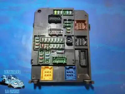 Peça sobressalente para automóvel em segunda mão caixa de fusíveis e relés por citroen c4 lim. collection referências oem iam 966554748000