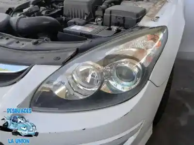 Second-hand car spare part left headlight for hyundai i30 comfort oem iam references 921012r000