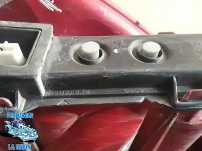 Автозапчастина б/у правий ліхтар для peugeot 307 break / sw (s1) sw pack посилання на oem iam 89026938  89026198