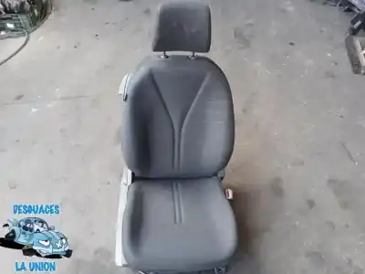 Second-hand car spare part right front seat for toyota yaris connect oem iam references 