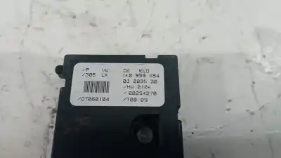 Recambio de automóvil de segunda mano de sensor ángulo dirección para seat leon (1p1) 1.9 tdi 105 cv / 77 kw referencias oem iam 1k0959654  
