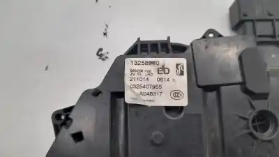 Peça sobressalente para automóvel em segunda mão fechadura da porta dianteira esquerda por opel corsa d s-d pd11 referências oem iam 13258270  