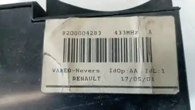 Recambio de automóvil de segunda mano de CONMUTADOR DE ARRANQUE para RENAULT LAGUNA II (BG0/1_)  referencias OEM IAM 8200004283  