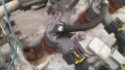 Pezzo di ricambio per auto di seconda mano Iniettore per FIAT I DOBLÒ (119) D-199A2000 Riferimenti OEM IAM 0445110183  