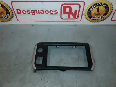 Pièce détachée automobile d'occasion tableau de bord pour peugeot 208 style références oem iam 9673861377