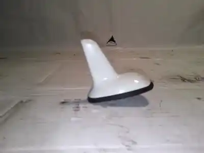 Pièce détachée automobile d'occasion antenne pour mercedes-benz clase e (w211) berlina e 220 cdi (211.008) références oem iam a2218202075