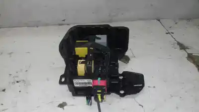 Pièce détachée automobile d'occasion boîtes à fusibles pour peugeot 208 style références oem iam 9806192580