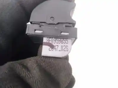 Автозапчасти б/у выключатель переднего правого окна за audi a4 avant (8e) 1.9 tdi ссылки oem iam 8e0959855  