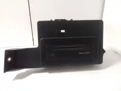Peça sobressalente para automóvel em segunda mão sistema de áudio / rádio cd por audi a4 avant (8e) 2.5 tdi (114kw) referências oem iam 8e9035201