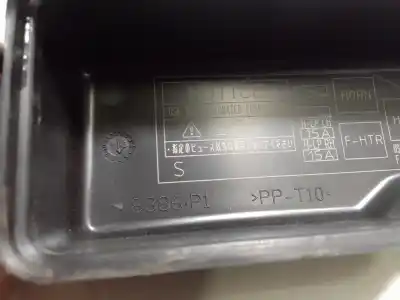 Peça sobressalente para automóvel em segunda mão caixa de fusíveis e relés por toyota avensis berlina (t25) 2.0 sol sedán referências oem iam 8386p1  