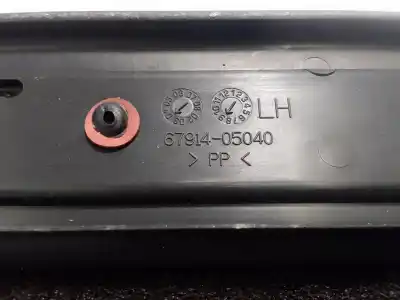 Peça sobressalente para automóvel em segunda mão moldagem por toyota avensis berlina (t25) 2.0 sol sedán referências oem iam 6791405040  